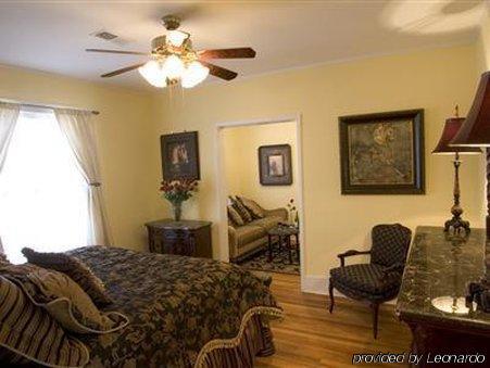 Robinwood Bed And Breakfast Little Rock Room photo